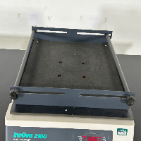 New Brunswick Innova 2100 Platform Shaker image 2